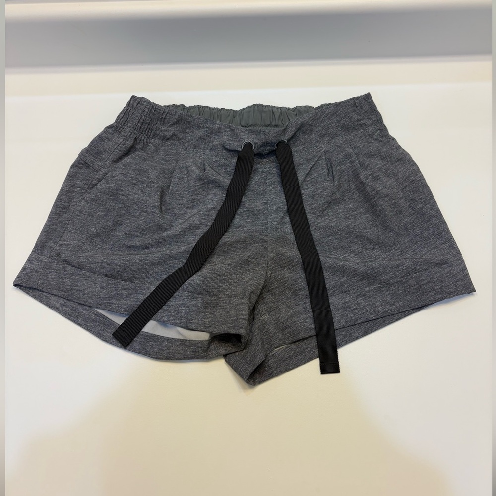 Lululemon Athletica Sports Gray Women’s Short Size 4